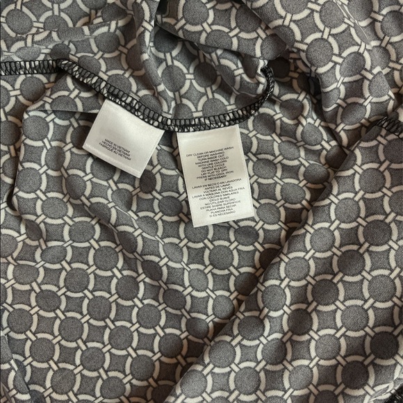 NWT! ANNE KLEIN GEOMETRIC PRINT BLOUSE - Picture 3 of 7